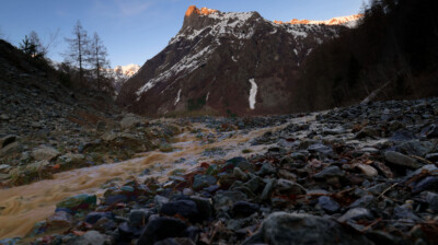 Eaux de fonte, coucher sur la cime