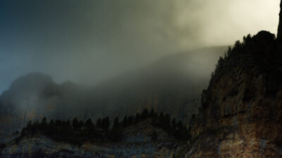 Restes d'une échauffourée dans le ciel