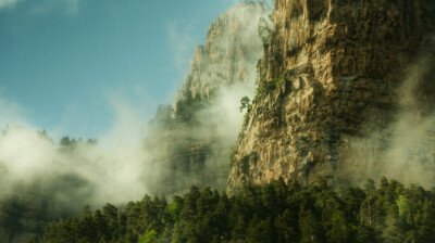 Perché dans le canyon