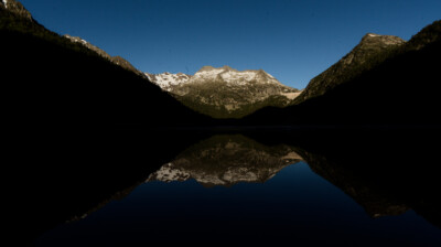 Ciel et lac. Pureté.